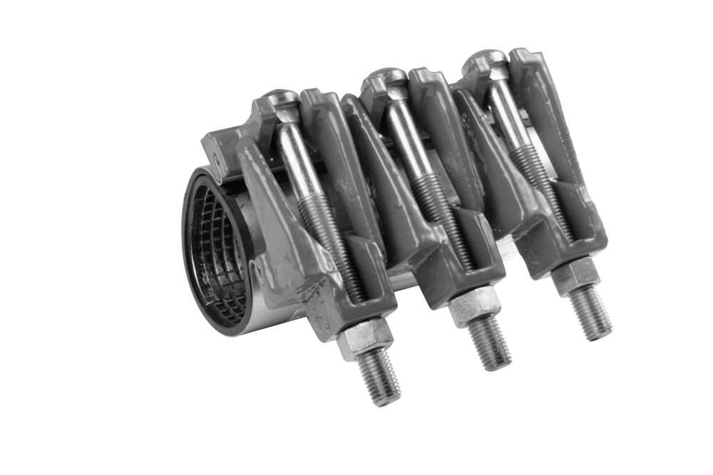 Хомут ремонтный из нержавеющей стали с чугунным замком IDRA L200 DN125 (126-138)